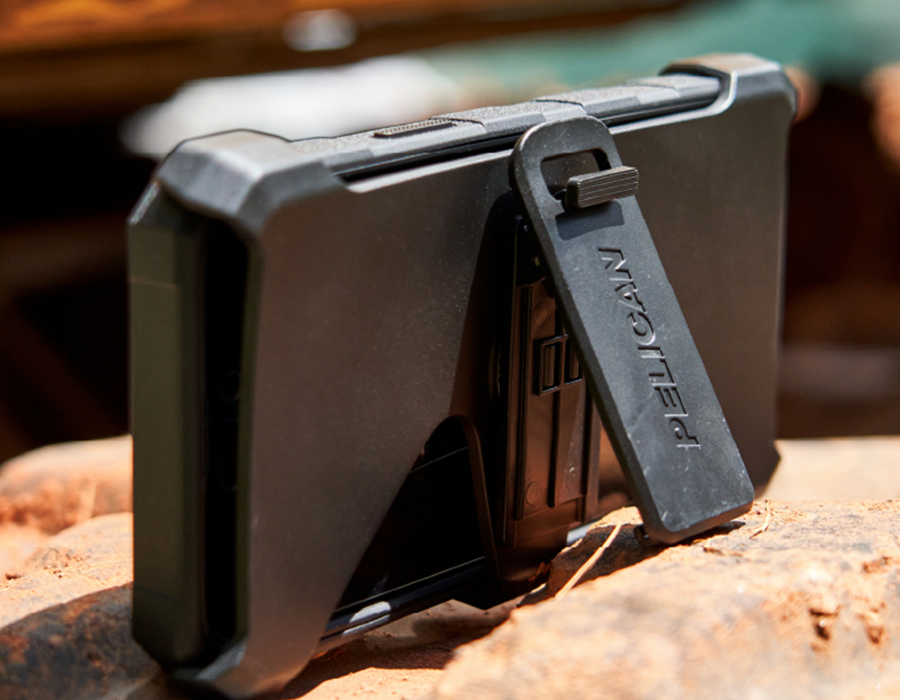 Чехол Pelican Voyager для iPhone 17 Pro Max with MagSafe and Military-Grade Drop Protection - Black (PP057278)