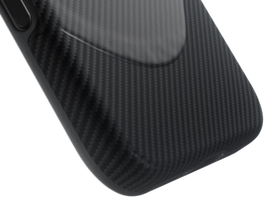 Pitaka Aramid UltraGuard Case - демонстрация смолы Orca