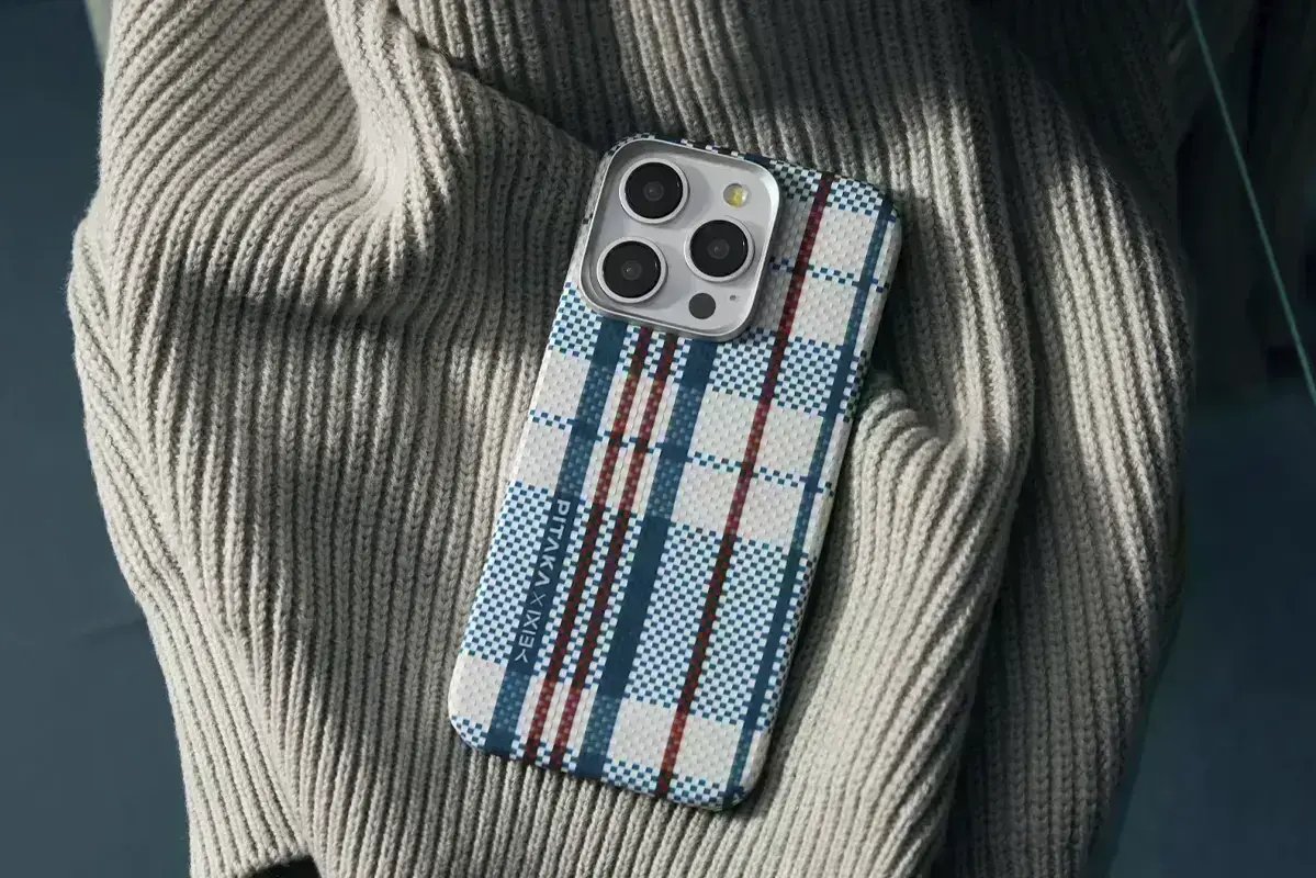 pitaka-magez-case-4-red-white-blue-4