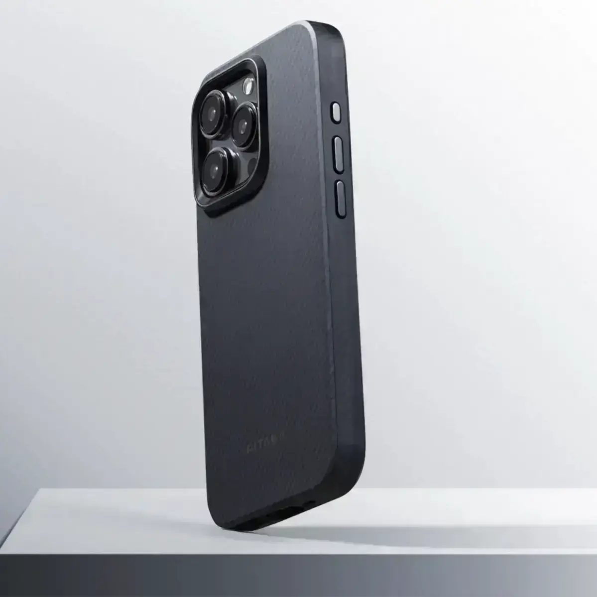 pitaka-magez-case-pro-4-for-iphone-15-5