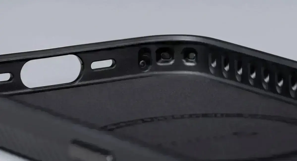 pitaka-magez-case-pro-4-for-iphone-15-7