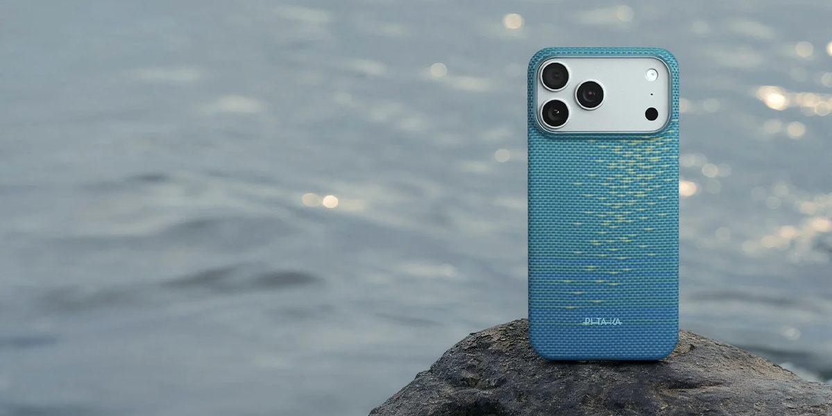 Чехол PITAKA Ultra-Slim Case Glints of Gold на iPhone с эффектом золотого мерцания