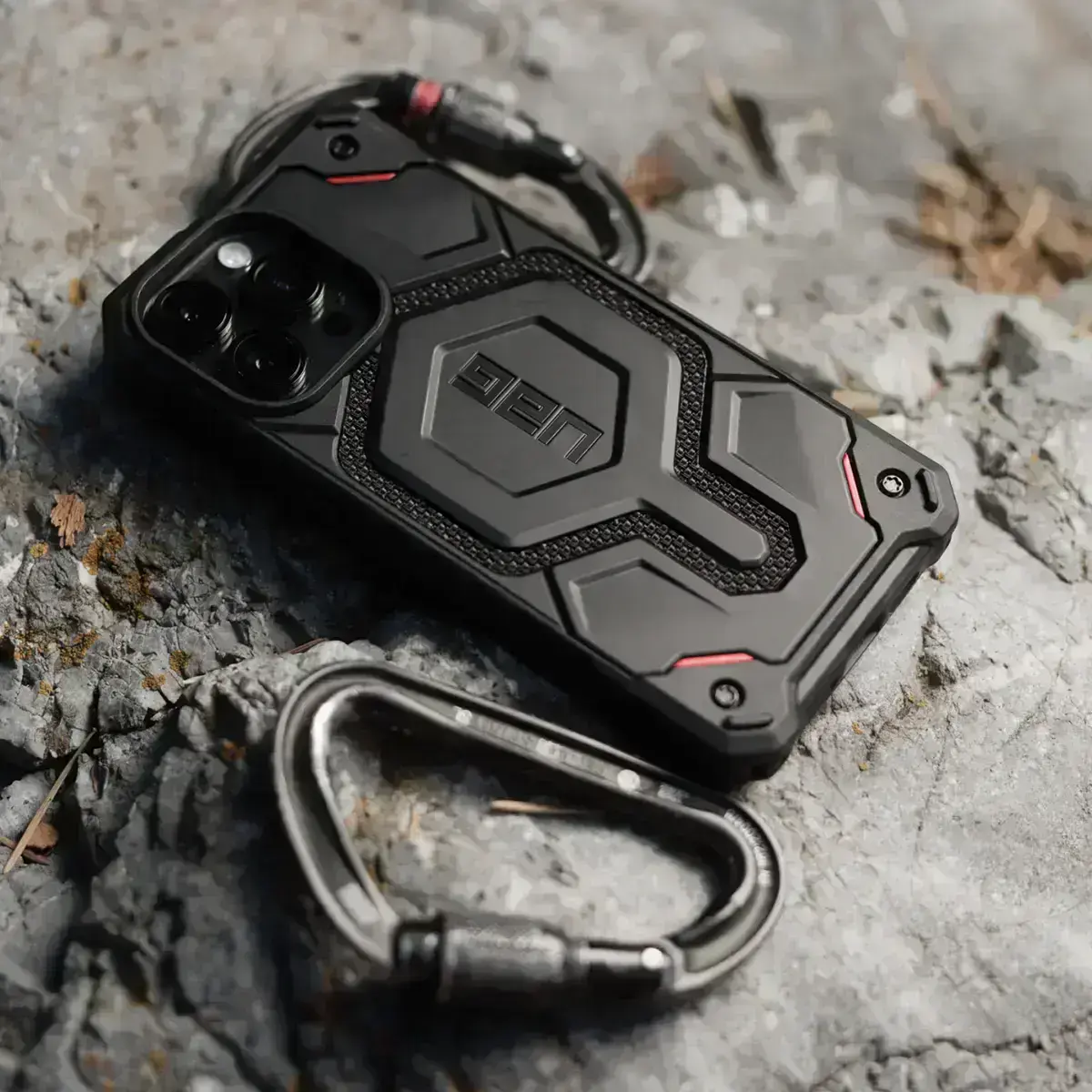 uag-monarch-pro-kevlar-case-2