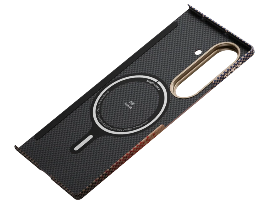 Pitaka Ultra-Slim Case для Samsung Galaxy Fold — ультратонкий і легкий чохол у руках
