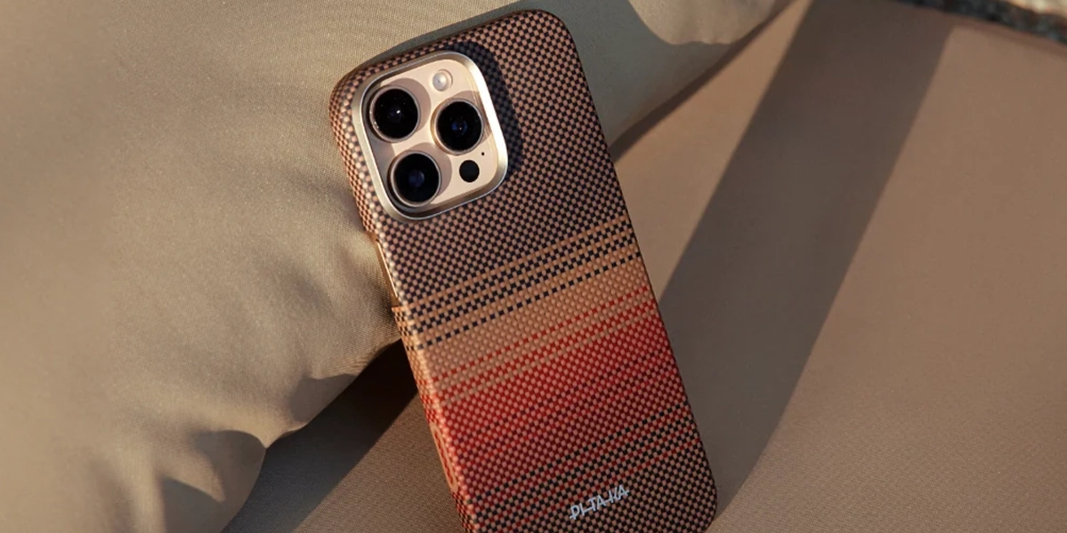 Чехол Pitaka Tactile Woven Ultra-Slim на Google Pixel, вид сзади