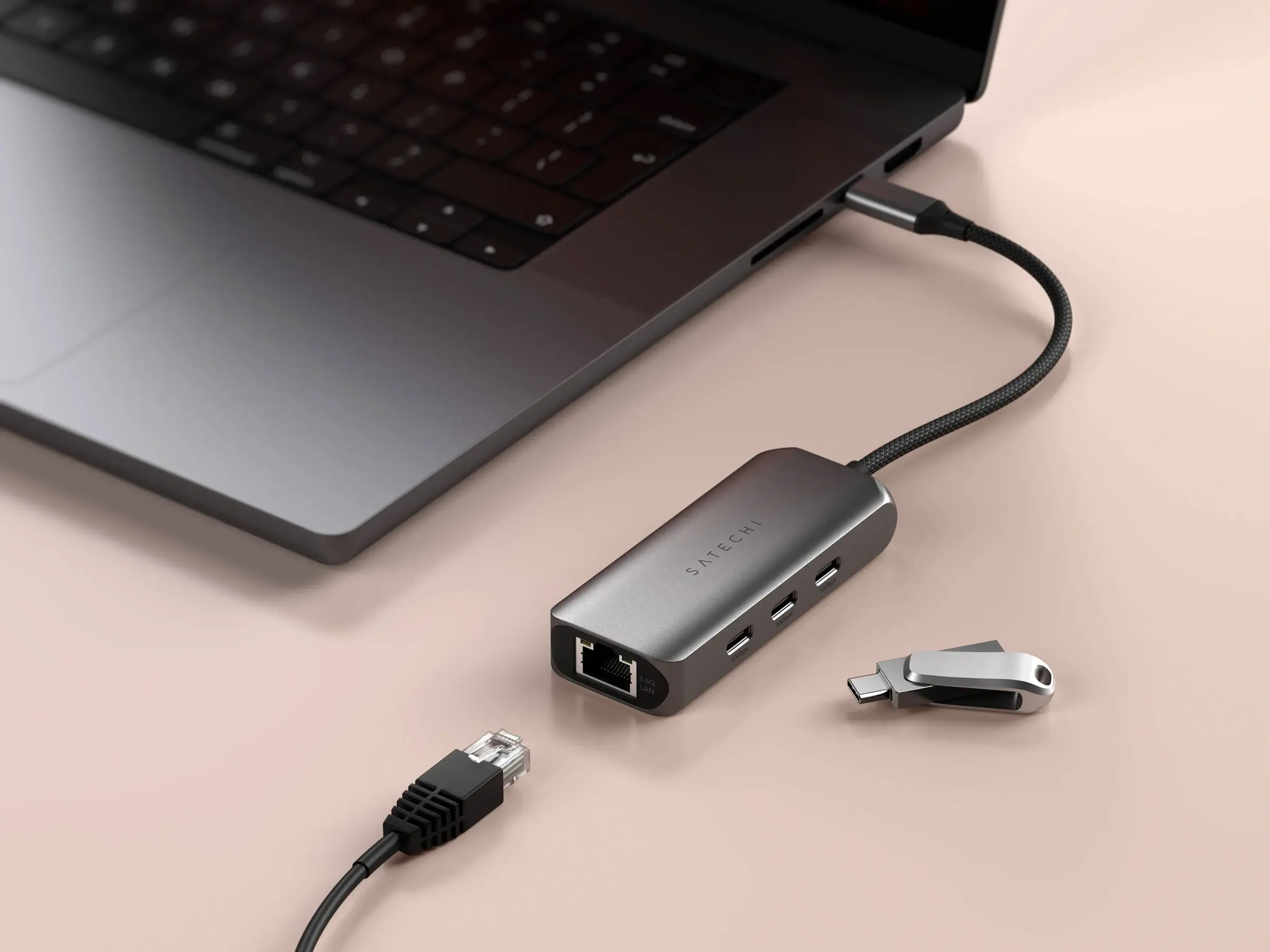 satechi-4-in-1-usb-c-hub-4