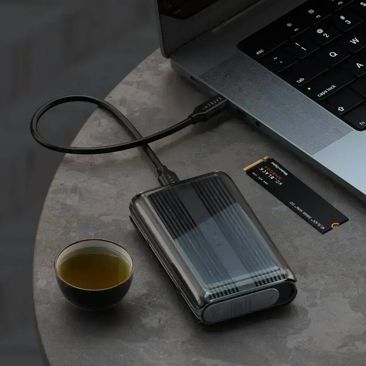 adapter-satechi-usb-4-nvme-ssd-pro-enclosure-st-eu4npm-4