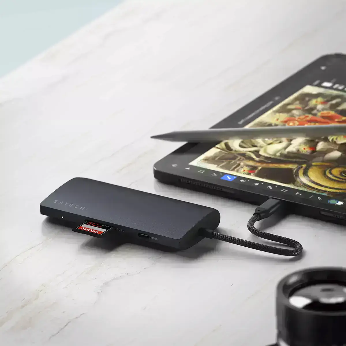 satechi-usb-c-multiport-adapter-8k-with-ethernet-v3-2