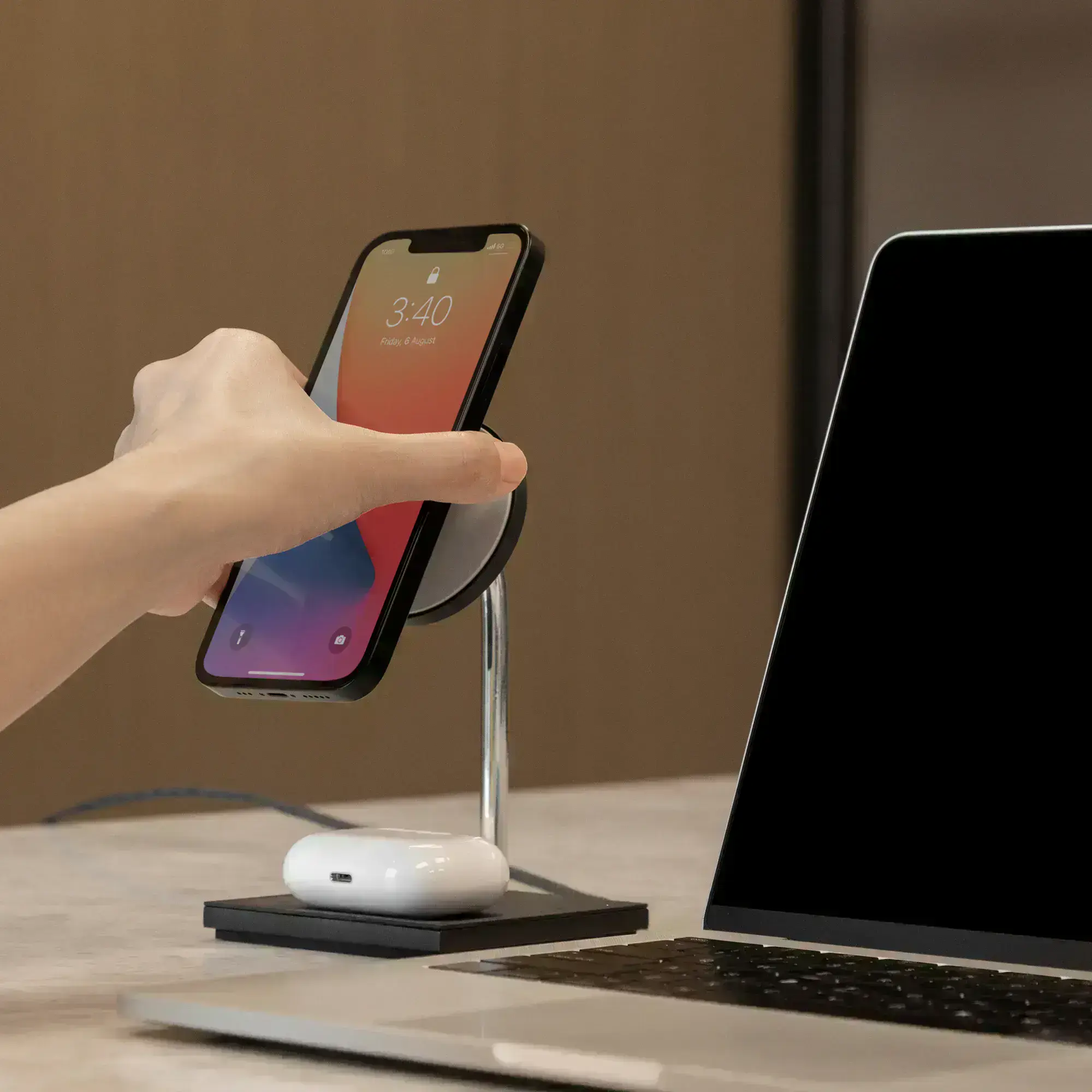 native-union-snap-2-in-1-magnetic-wireless-charger-cosmos-black-2