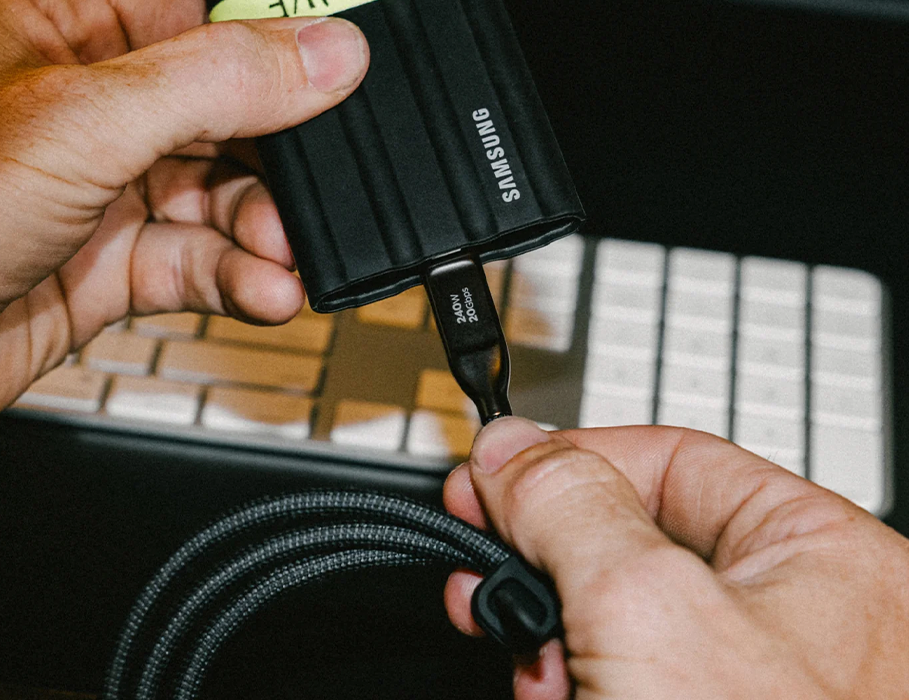 Кабель Nomad USB4 Kevlar Cable 240W 1 m - Carbide (NM009827858)