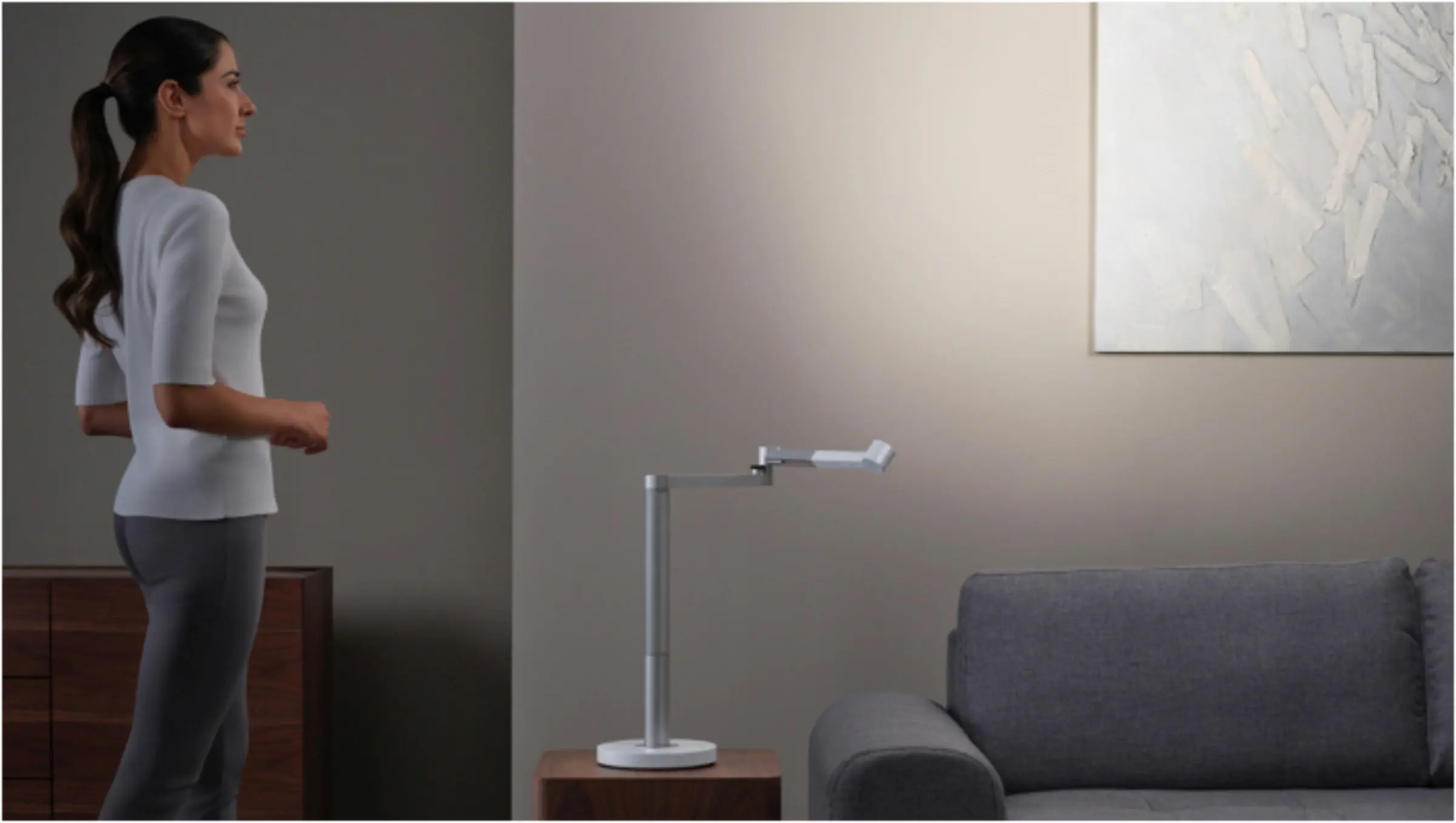 nastilna-lampa-dyson-solarcycle-morph-desk-4
