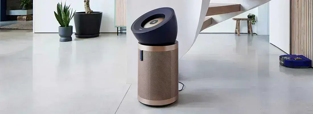 Зовнішній вигляд очищувача повітря Dyson BP04 у кімнатному інтер’єрі