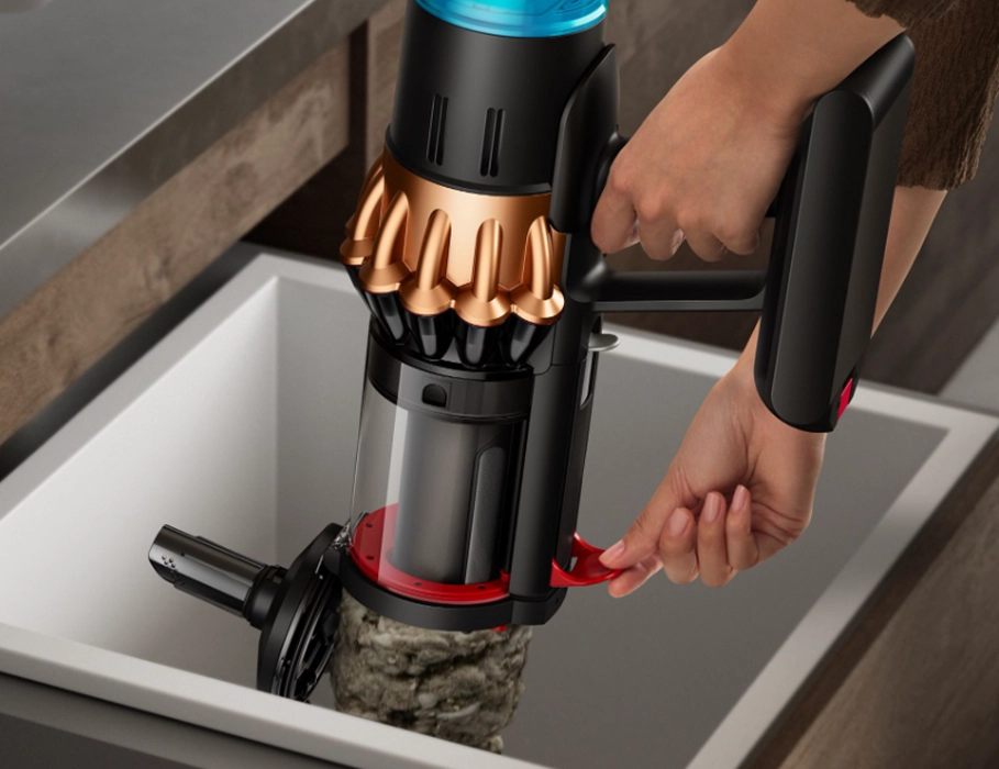 Dyson V16 Piston Animal – гигиеничное опустошение контейнера