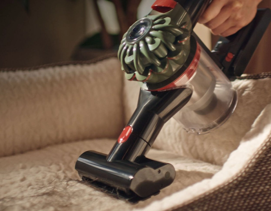 Dyson V8 Cyclone у режимі ручного пилососа
