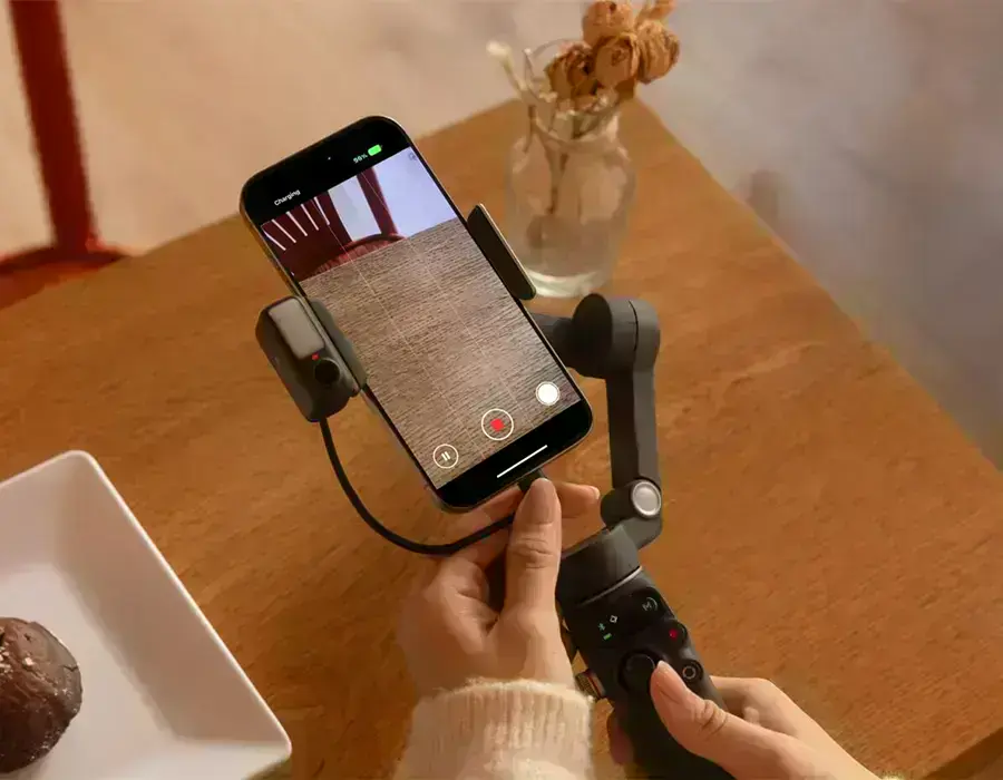 Микрофонный приёмник с портом USB-C для передачи аудио и питания
