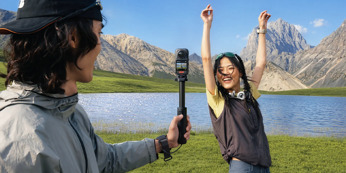 Складаний подовжений селфі-монопод з пультом Insta360 Foldable Selfie Stick Remote Kit Extended Edition - Arctic White