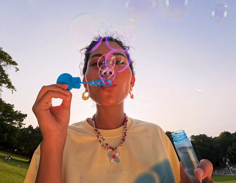 Изображение с экшн-камеры Insta360 GO Ultra с оптимальным форматом для распространения — выше качество, чем GIF, и меньший размер, чем видео