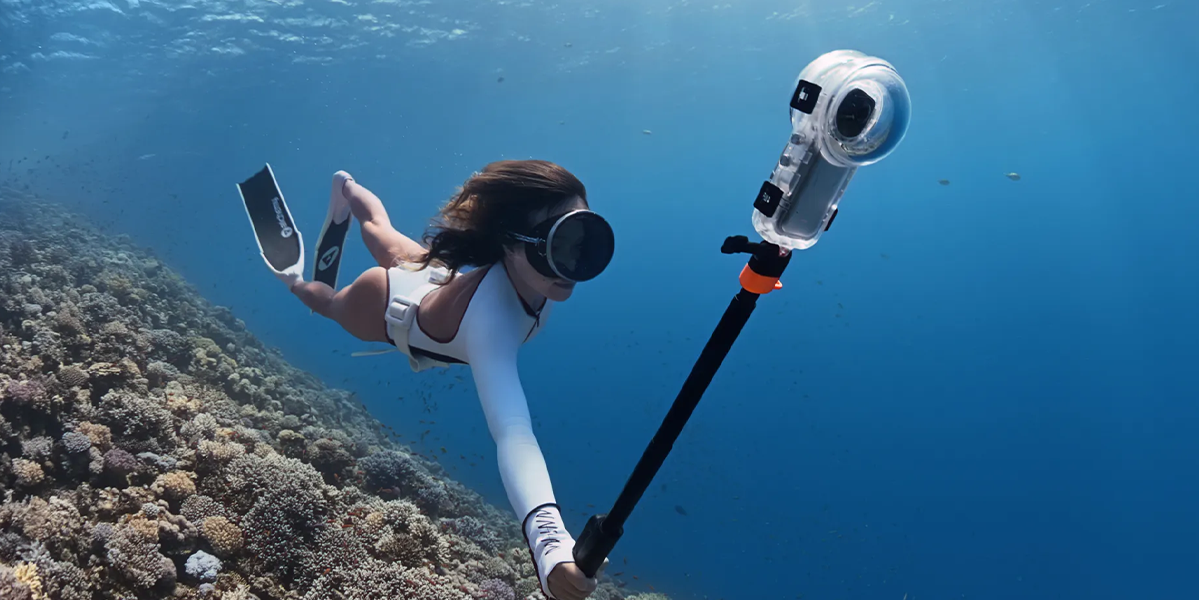 Підводний селфі-монопод з пультом Insta360 Underwater Selfie Stick with Remote (CINSEAVZ)