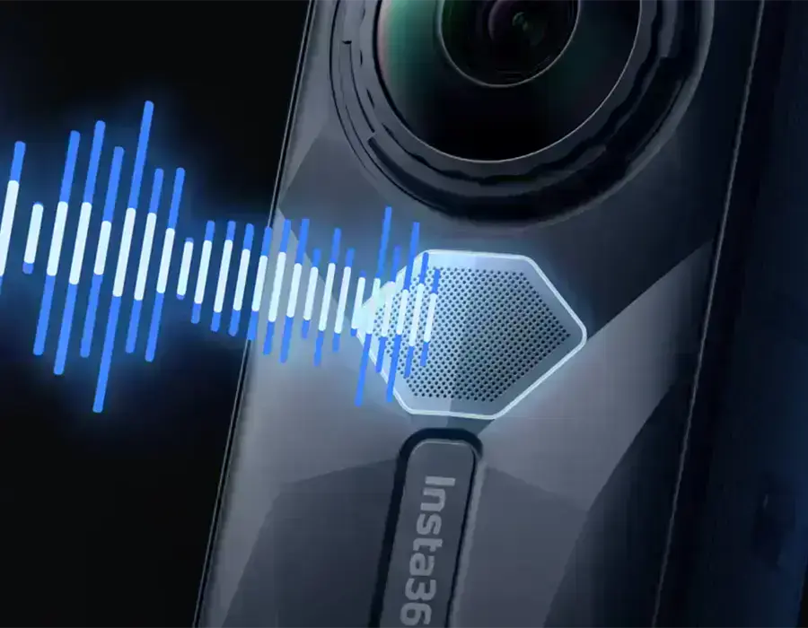 Вбудований вітрозахист і мікрофон Insta360 X5 у роботі на відкритому повітрі