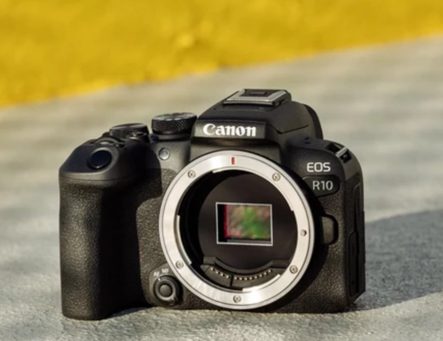 Фотоаппарат Canon EOS R10 body + Mount Adapter EF-EOS R (5331C031)