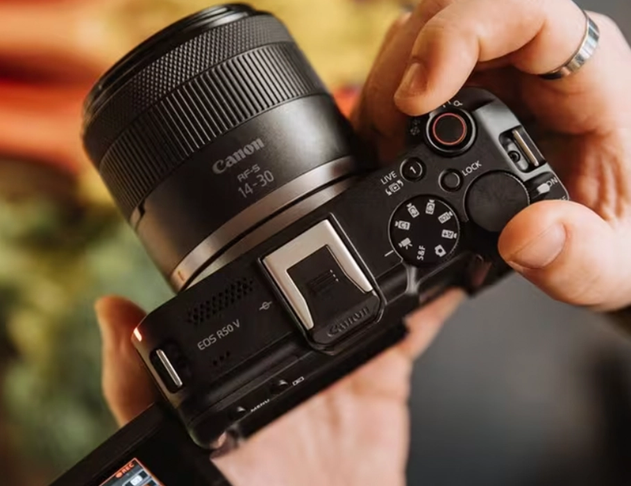 Фотоаппарат Canon EOS R50 V kit [RF-S 14-30mm f/4-6.3] IS STM PZ (6895C014)