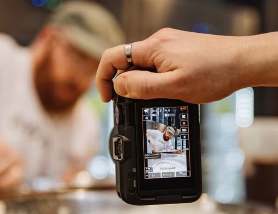 Фотоаппарат Canon EOS R50 V kit [RF-S 14-30mm f/4-6.3] IS STM PZ (6895C014)