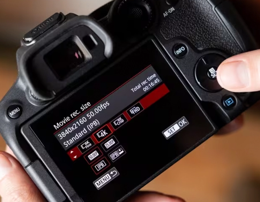 Фотоаппарат Canon EOS R7 body + Adapter EF-RF (5137C018)