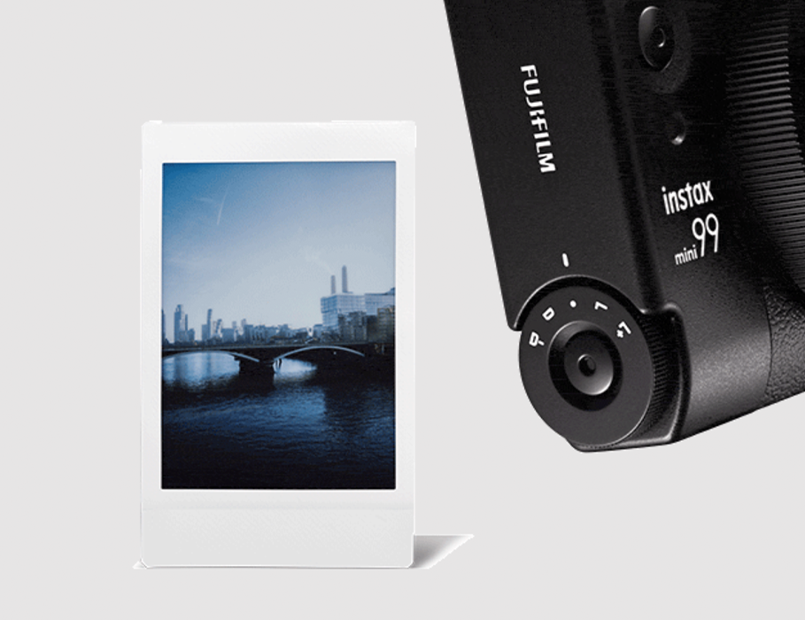 Регулювання яскравості на камері Fujifilm Instax Mini 99