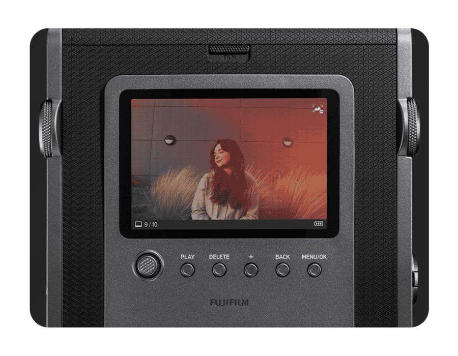 РК-дисплей для точного кадрування на камері Fujifilm Instax Wide Evo