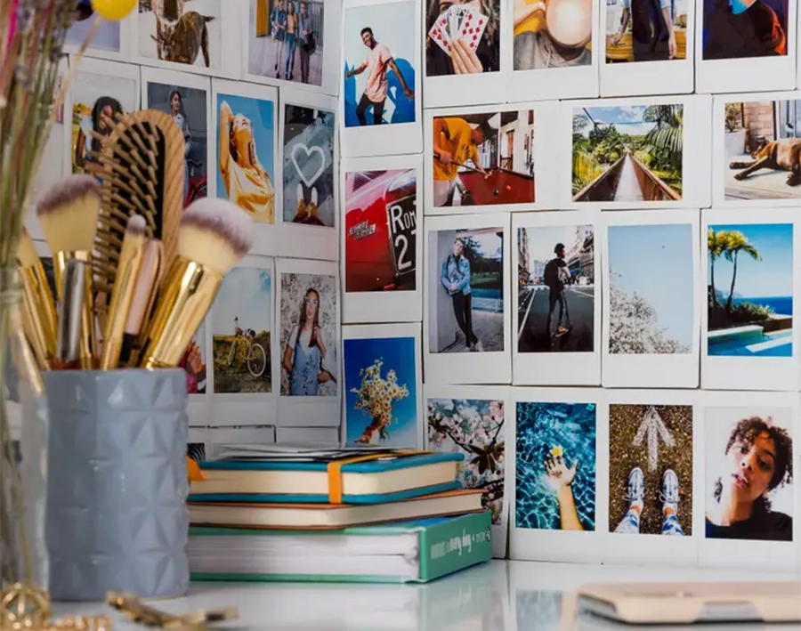 Процесс проявления моментального фото на пленке Fujifilm Instax MINI Color Film