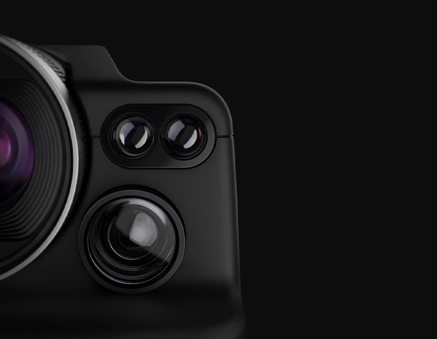 Polaroid I-2 камера фронтальний вигляд з крупним планом об'єктива