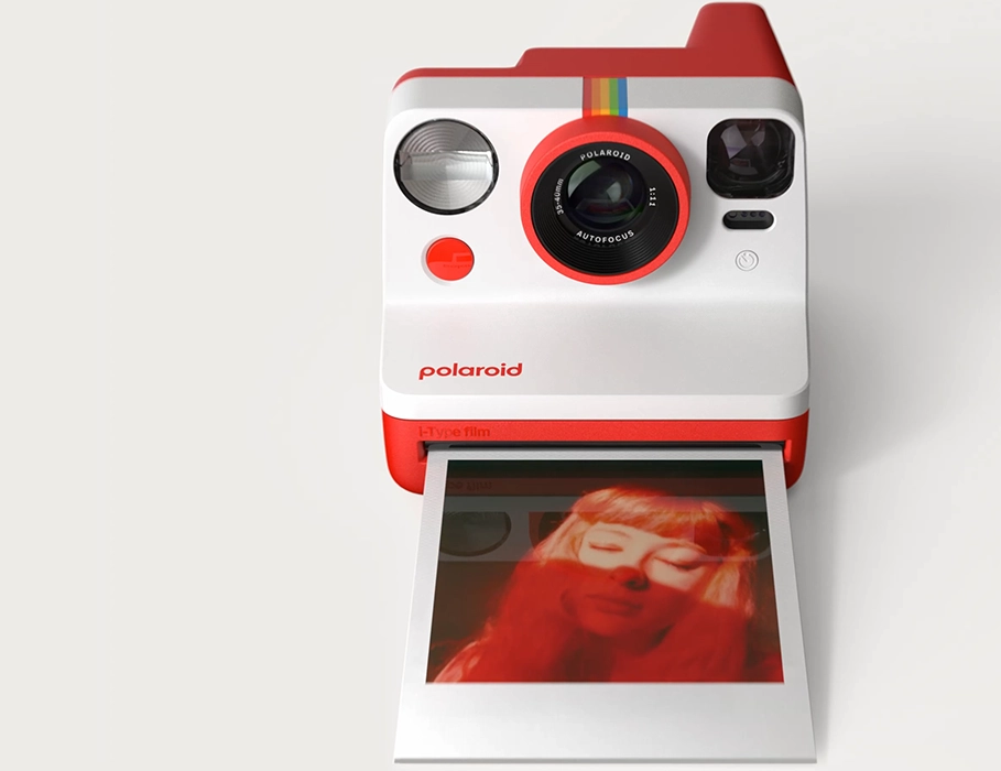 Камера Polaroid Now Gen 2 у повсякденному використанні