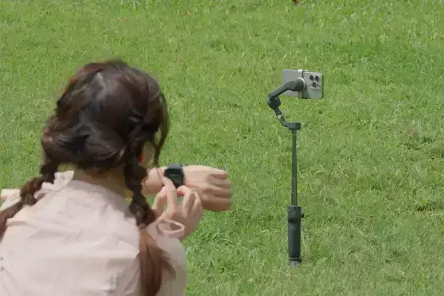 DJI Osmo Mobile 6 с 3-осевой стабилизацией во время съемки