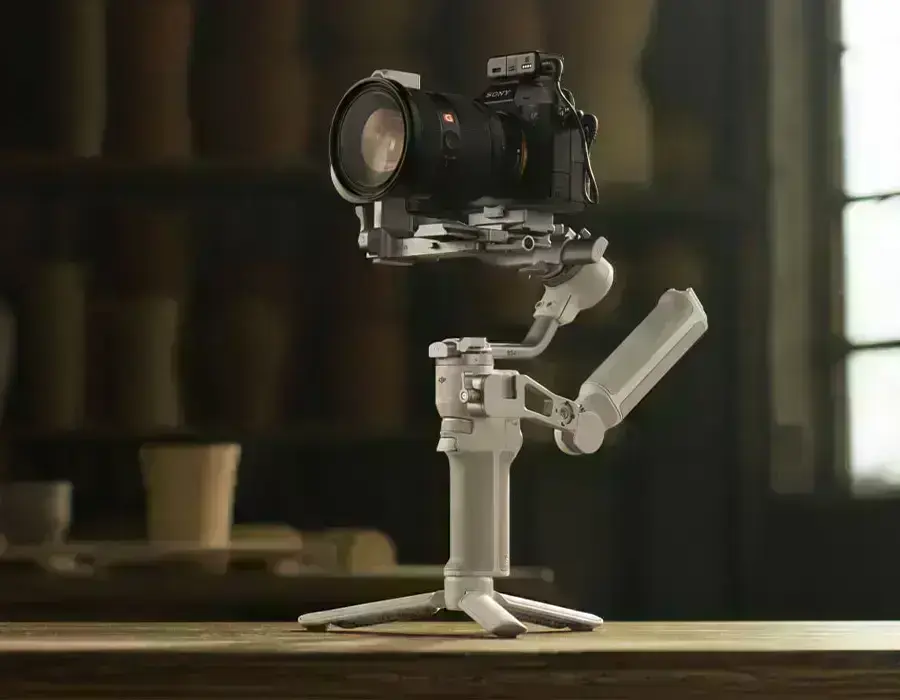 Легкая конструкция стабилизатора DJI RS 4 Mini с большим полезным нагрузкой