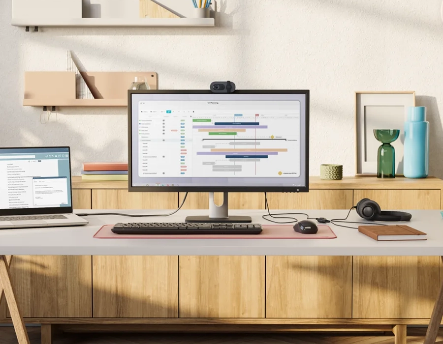 Logitech Brio 100 в елегантному кольоровому дизайні
