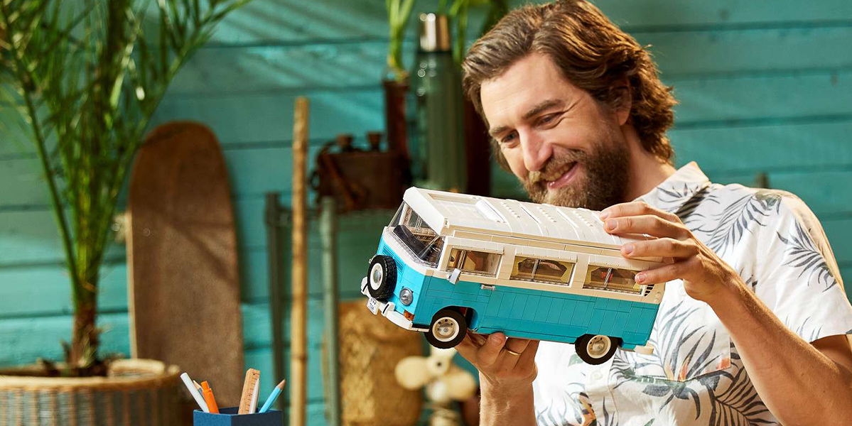 Блоковий конструктор LEGO Icons Фургон Volkswagen T2 Camper (10279)