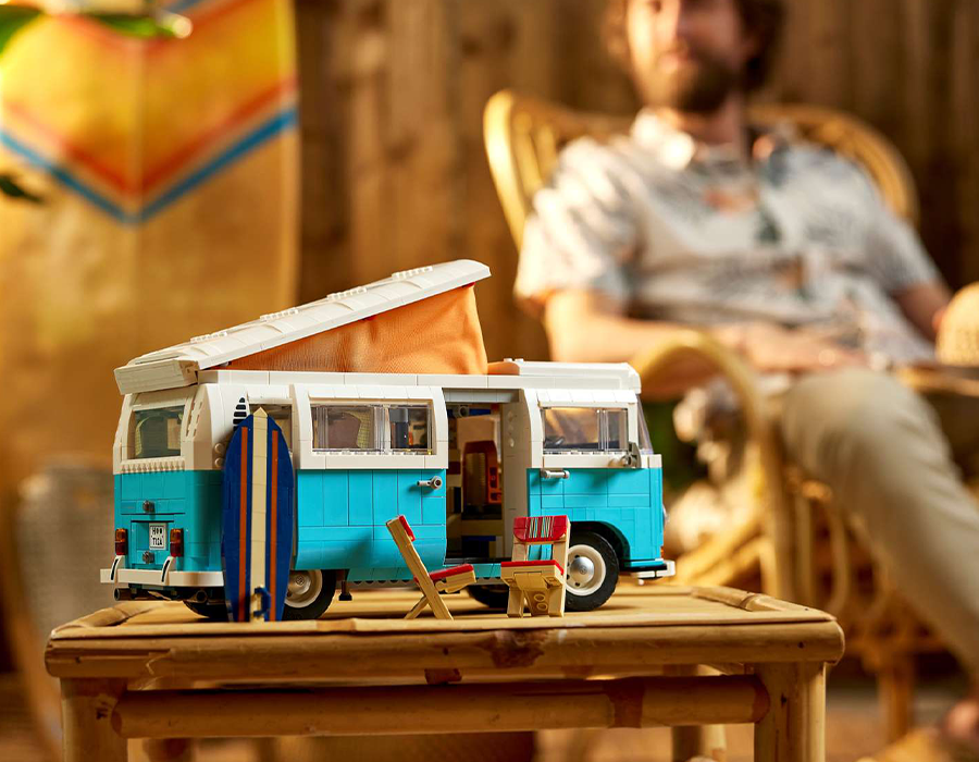 Блоковий конструктор LEGO Icons Фургон Volkswagen T2 Camper (10279)