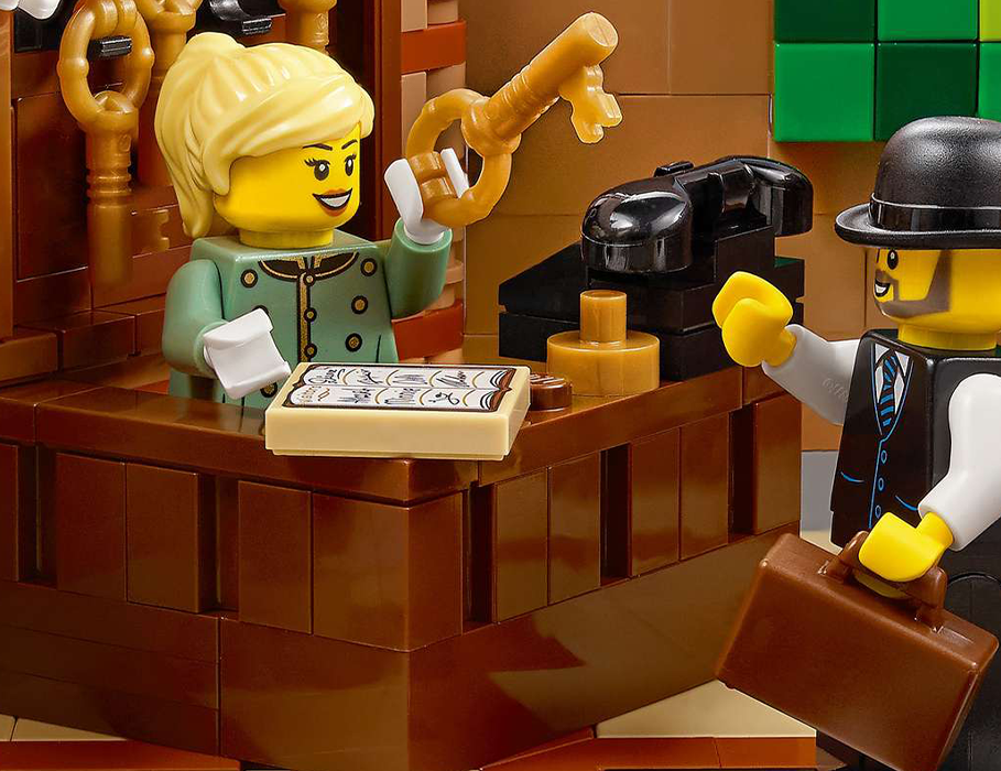 Блоковый конструктор LEGO Icons Бутик-отель (10297)