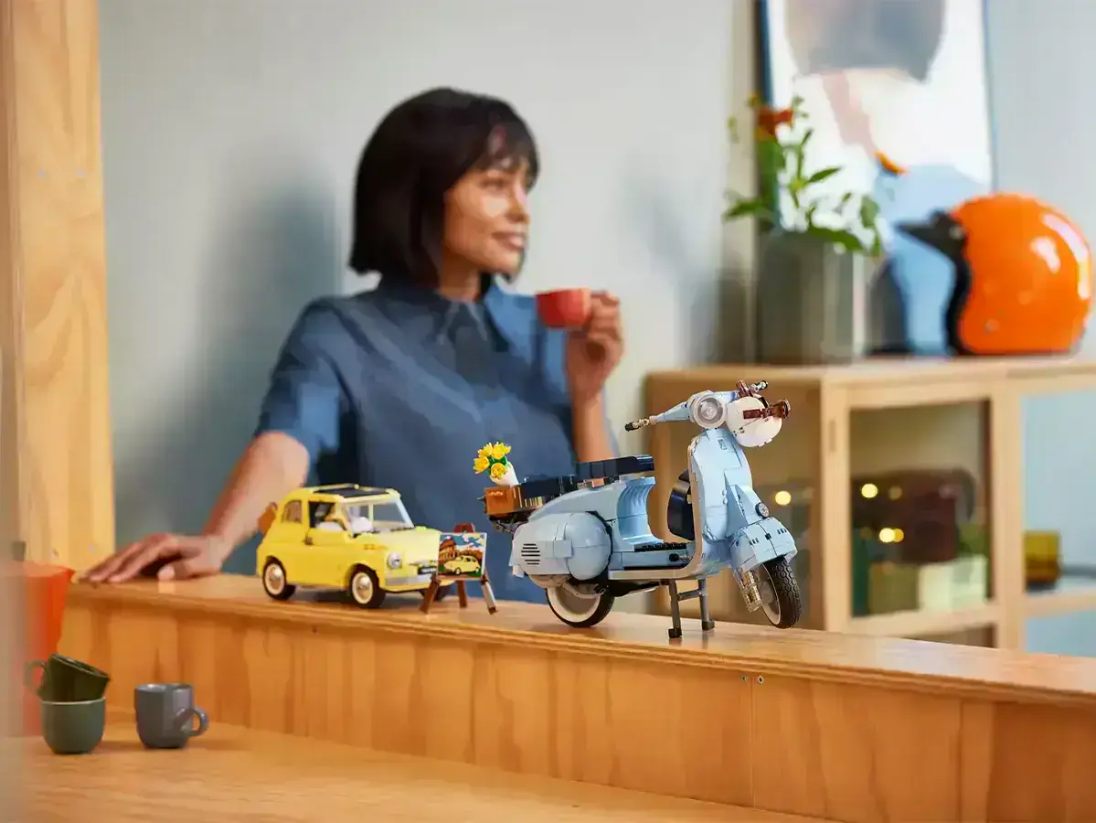 lego-icons-vespa-125-2