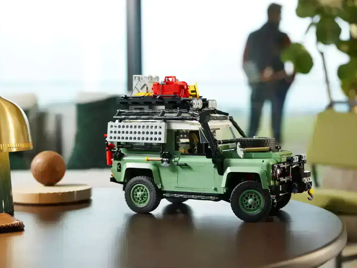 lego-icons-land-rover-classic-defender-90-2