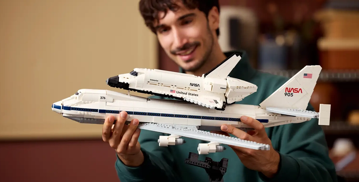 LEGO Icons 10360 – загальний вигляд набору Boeing 747 із космічним шатлом NASA Enterprise