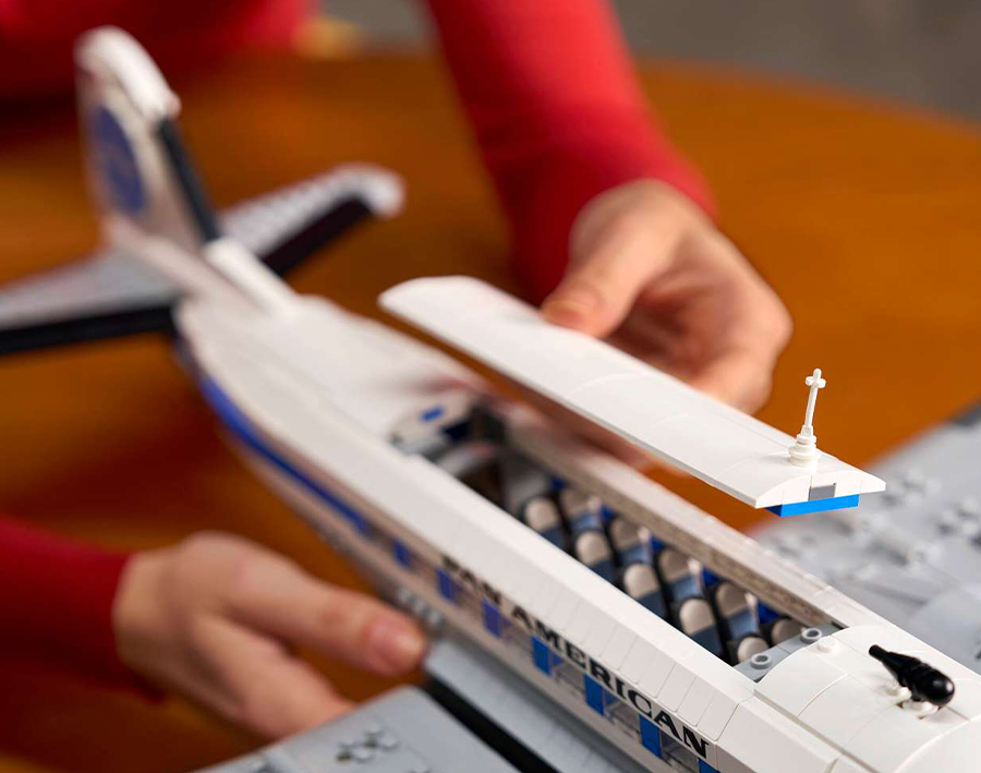 Блоковий конструктор LEGO Icons Авіалайнер Douglas DC-3 PAN AM (11378)