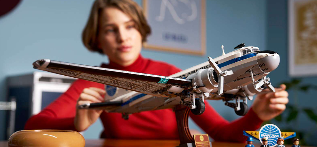 Блоковий конструктор LEGO Icons Авіалайнер Douglas DC-3 PAN AM (11378)