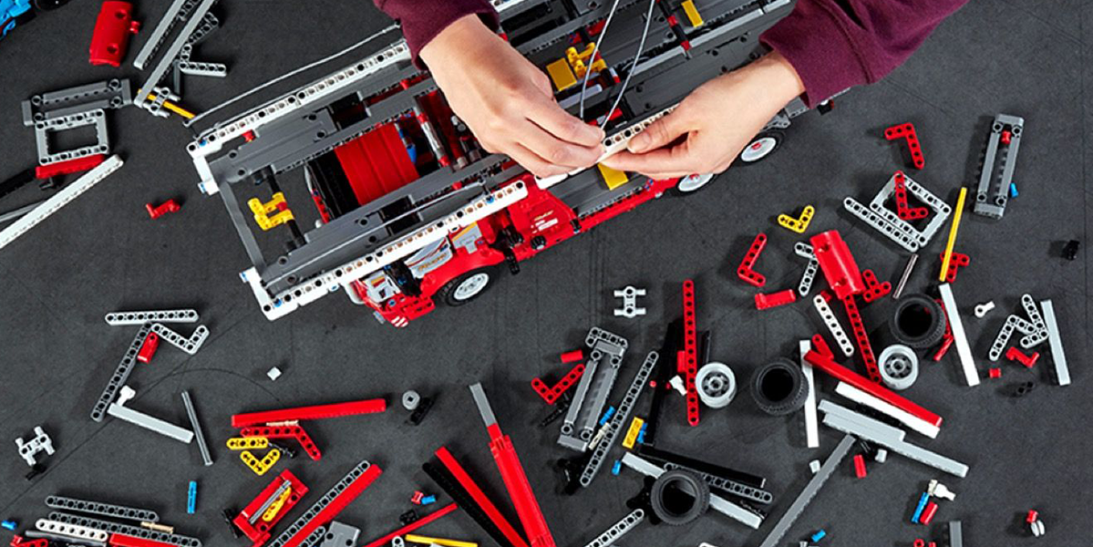 Блоковий конструктор LEGO Technic Автовоз (42098)