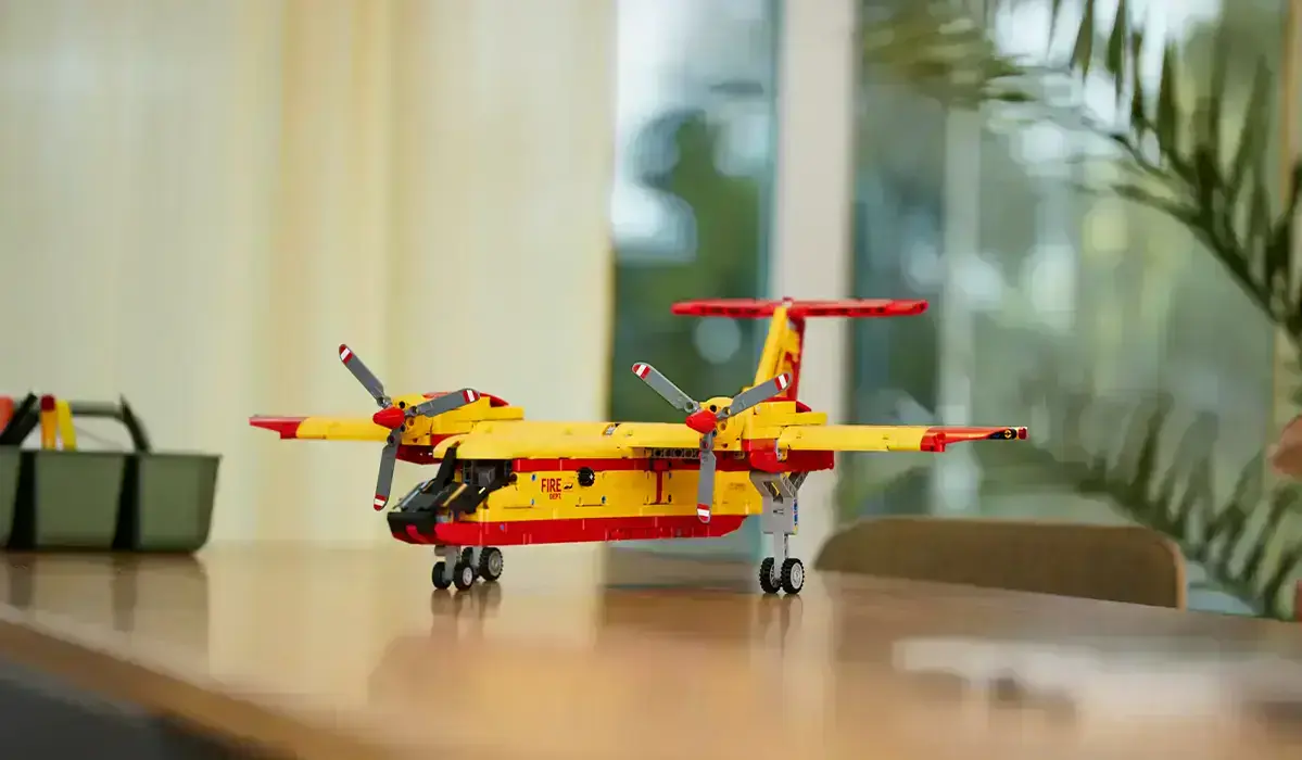 lego-technic-pozhezhniy-litak-1