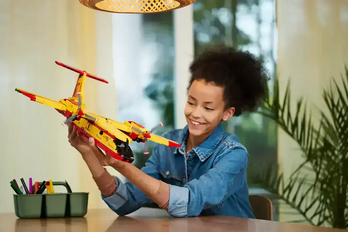 lego-technic-pozhezhniy-litak-2