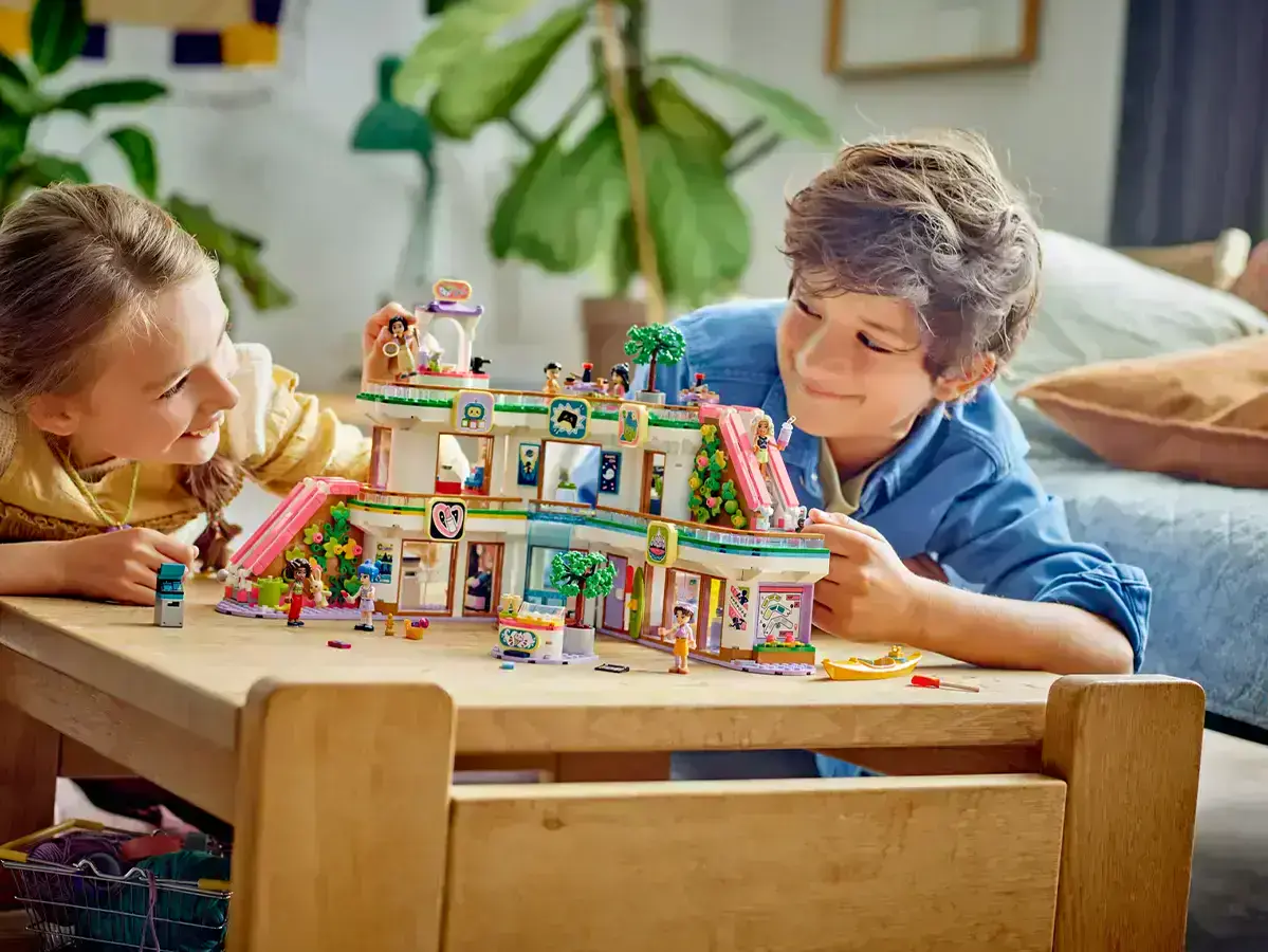 lego-friends-torgoviy-tsentr-hartleyk-siti-1