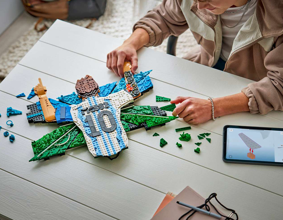 Блоковый конструктор LEGO Editions Лионель Месси - празднование (43018)