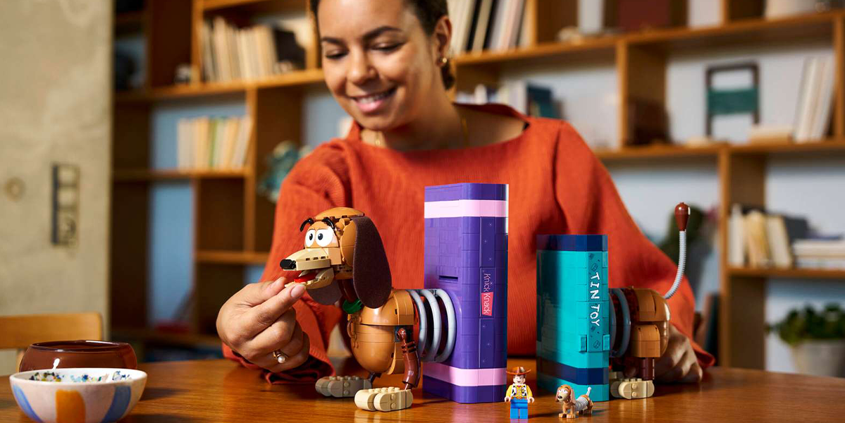 Блоковий конструктор LEGO Disney Pixar Книжкові підставки «Собачка Спіралька» з «Історії іграшок» (43301)