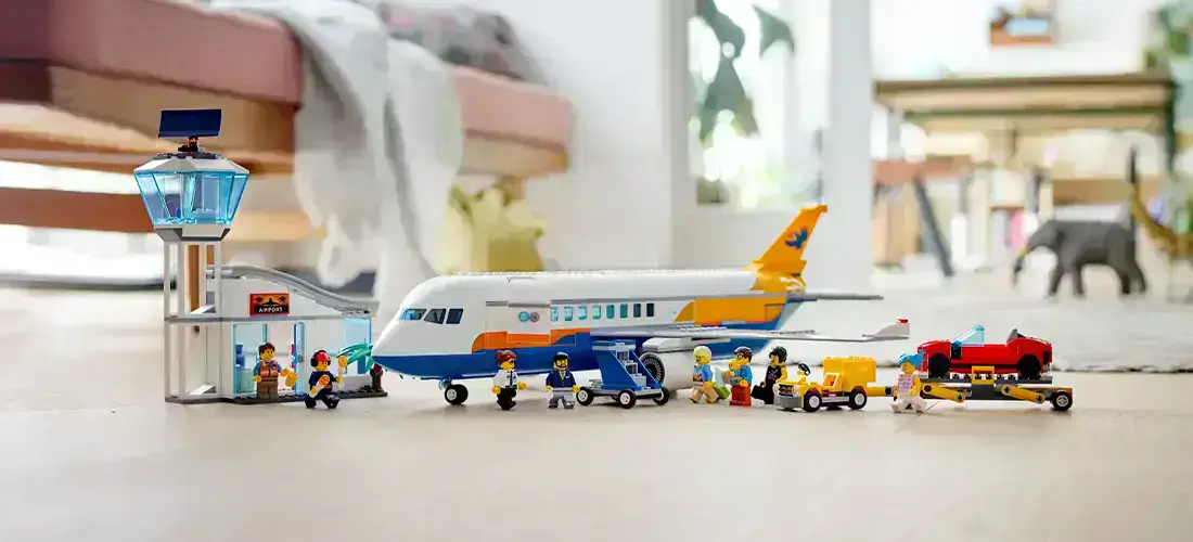 LEGO 60262 — большой пассажирский самолёт с кабриолетом Поппи Старр на борту